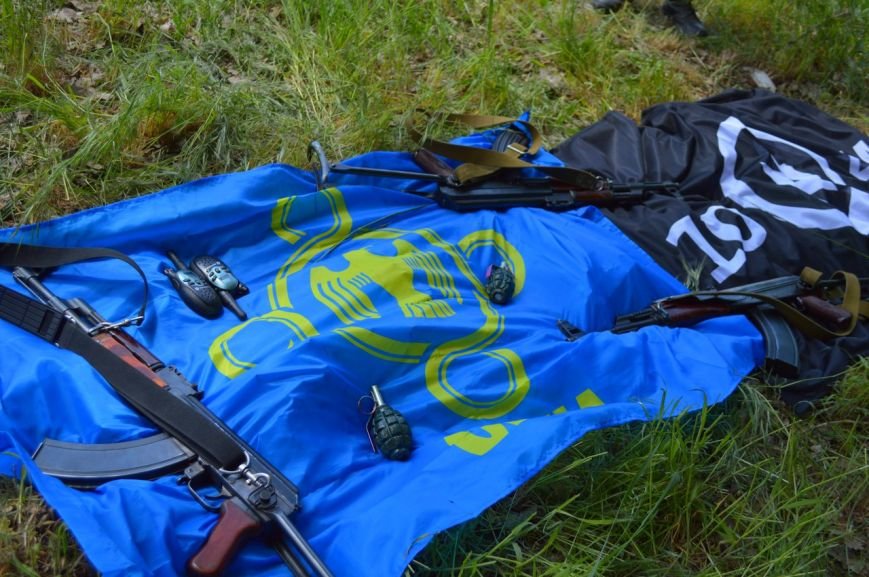 В Кривом Роге активисты изучали диверсионную работу разведывательных групп на вражеской территории (ФОТО) (фото) - фото 1