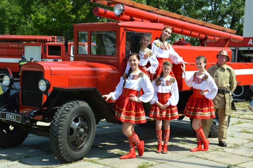 Криворожские «Ангелы» тушили пожар в Днепропетровске (ФОТО) (фото) - фото 1