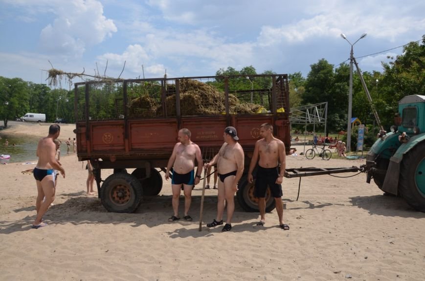 Криворожские активисты очистили дно реки и прибрежную зону на пляже в Терновском районе (ФОТО) (фото) - фото 3