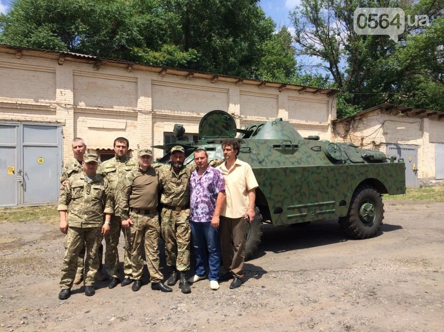 В Кривом Роге: горело общежитие авиаколледжа, активисты очистили пляж, волонтеры «воскресили» БРДМ (фото) - фото 4