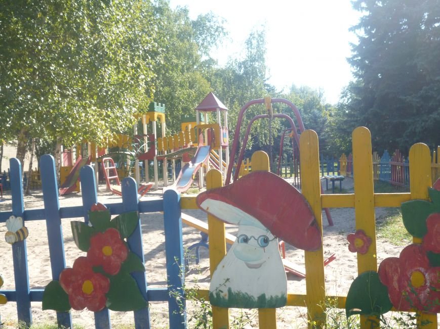 В Кривом Роге реконструировали за бюджетные средства детские площадки и «триумфальные арки» (ФОТО) (фото) - фото 4