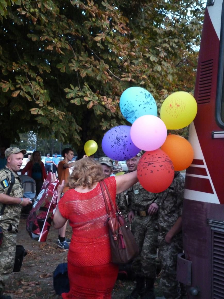 Кривой Рог встретил 144 демобилизованный бойцов, вернувшихся из зоны АТО (ФОТО) (фото) - фото 1