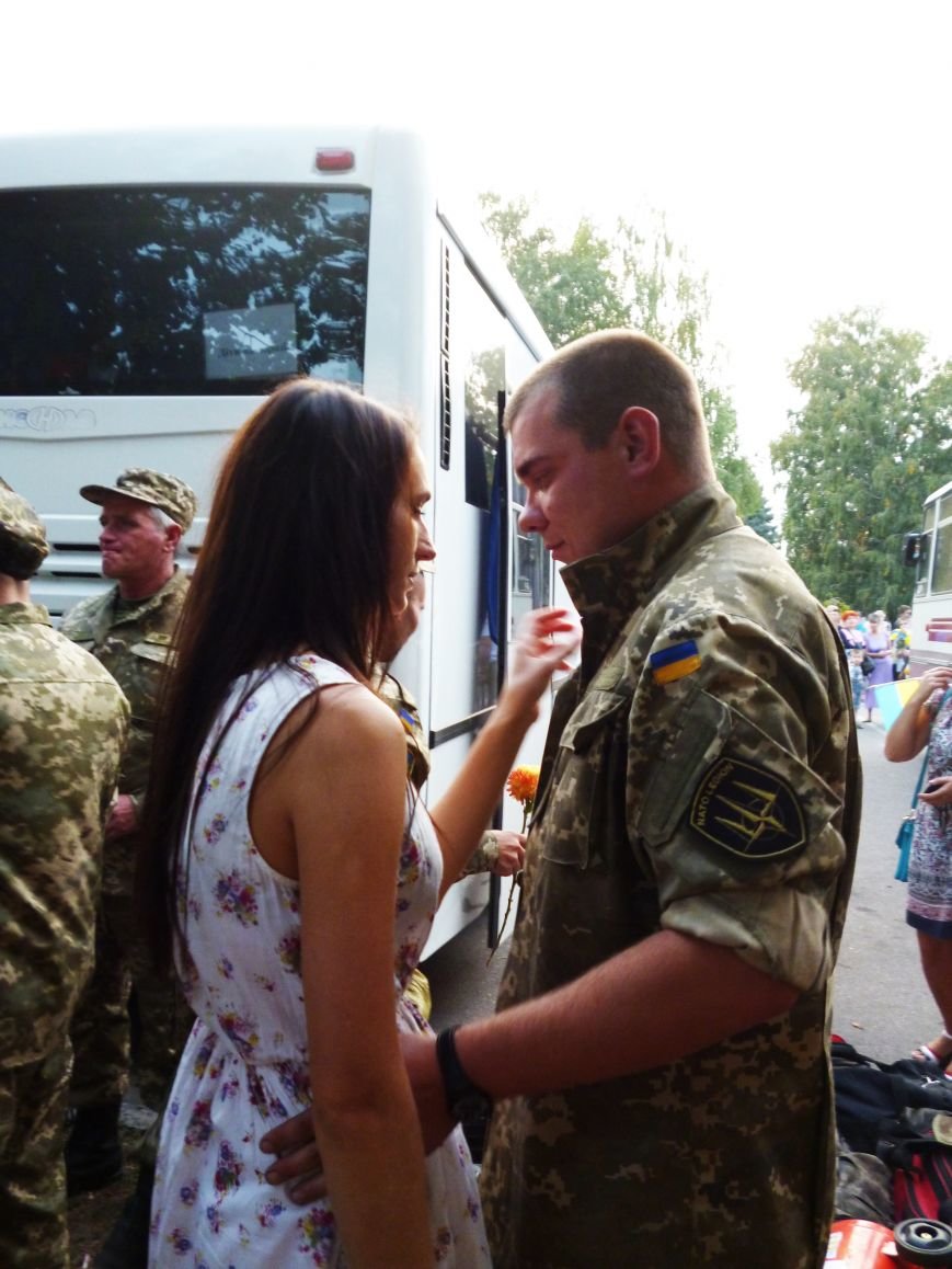 Кривой Рог встретил 144 демобилизованный бойцов, вернувшихся из зоны АТО (ФОТО) (фото) - фото 1