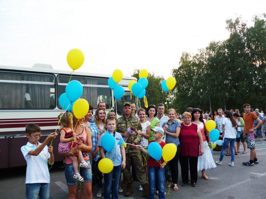 Кривой Рог встретил 144 демобилизованный бойцов, вернувшихся из зоны АТО (ФОТО) (фото) - фото 1