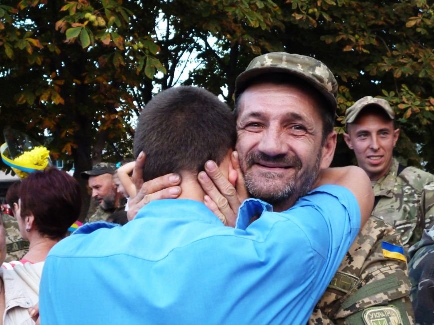Кривой Рог встретил 144 демобилизованный бойцов, вернувшихся из зоны АТО (ФОТО) (фото) - фото 1