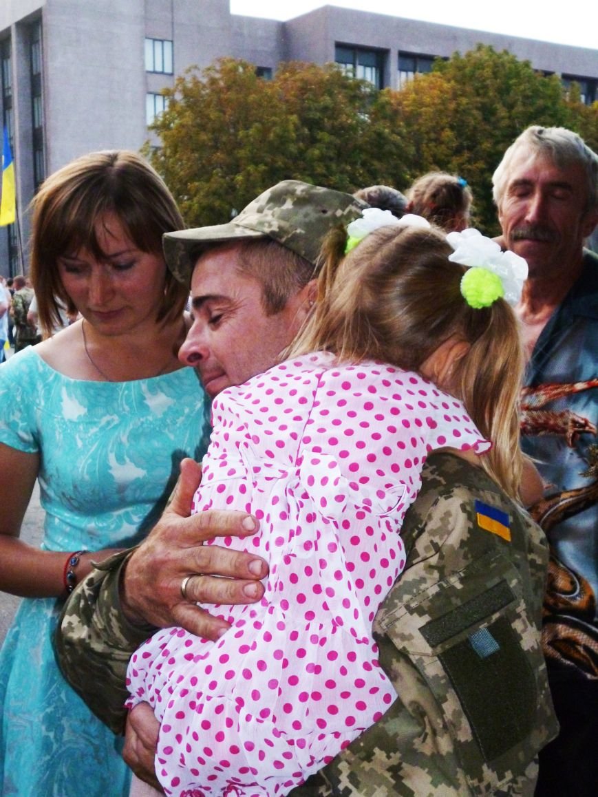 Кривой Рог встретил 144 демобилизованный бойцов, вернувшихся из зоны АТО (ФОТО) (фото) - фото 1