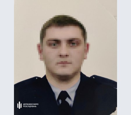 ДБР повідомило про підозру колишньому правоохоронцю з Куп’янська, який за вказівкою окупантів відбирав зброю у місцевих мешканців