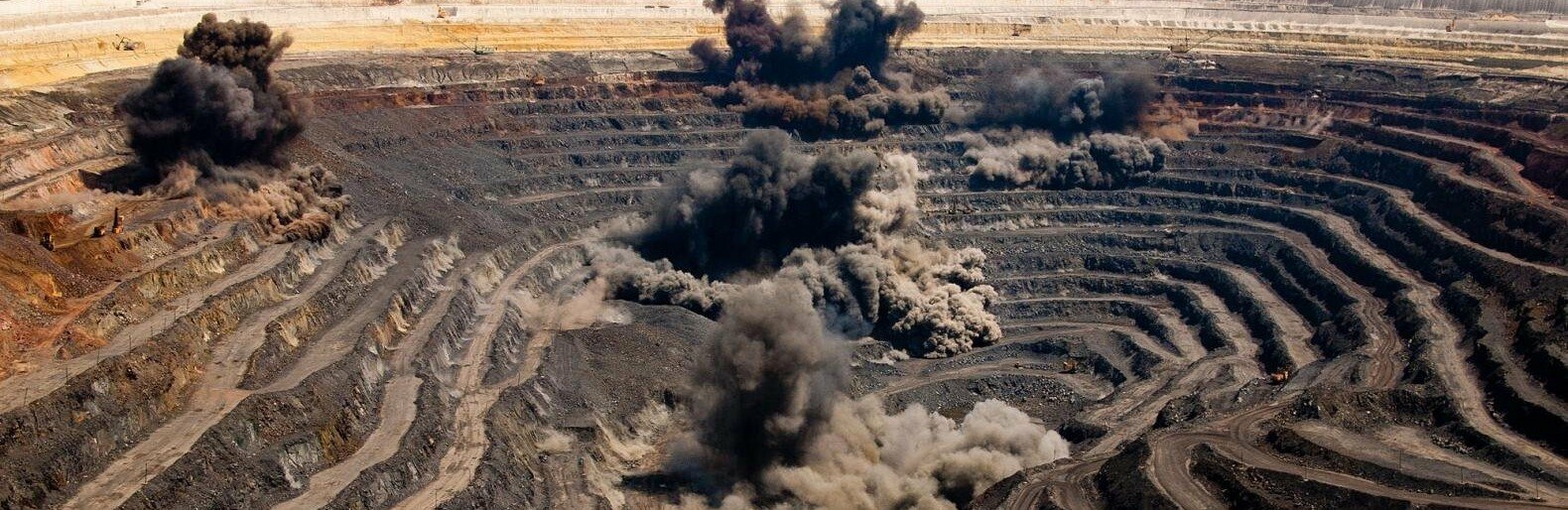 Криворіжців попередили про планові вибухові роботи в місті