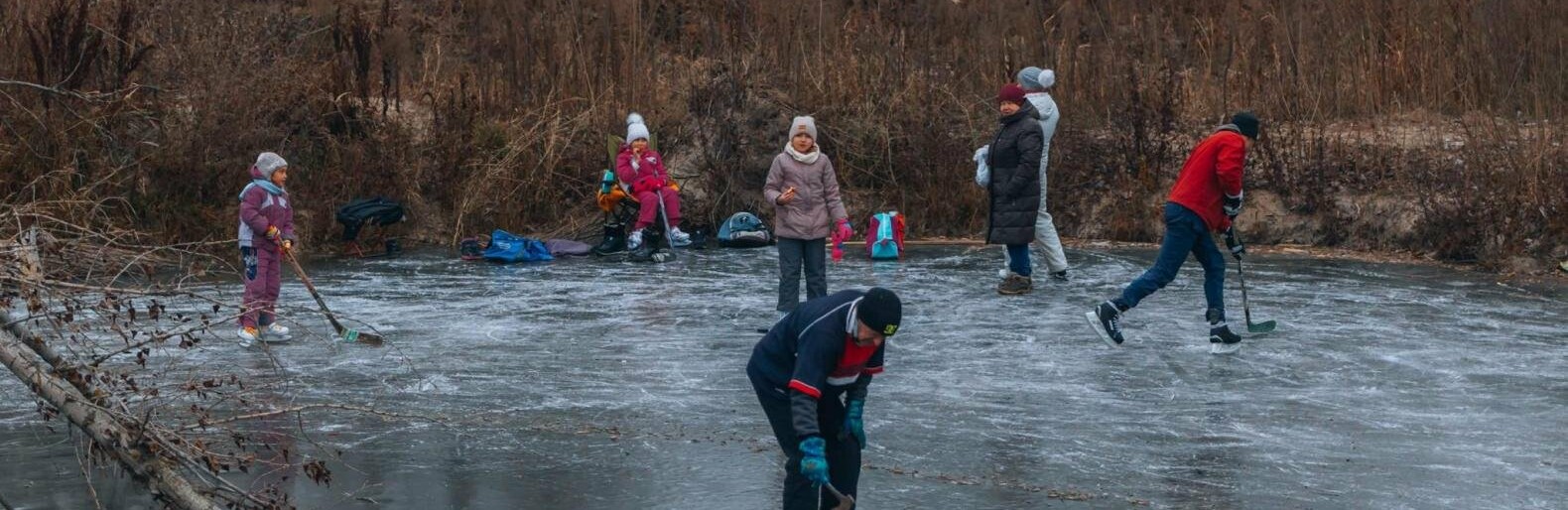 У Кривому Розі 12-річна дівчинка провалилася у воду під час прогулянки на скрижанілій водоймі
