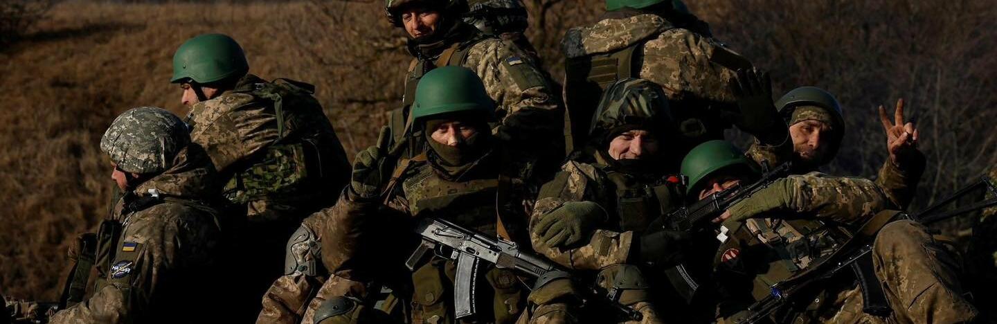 Ворог зосереджує зусилля на веденні наступу на Лиманському, Бахмутському та Авдіївському напрямках, - ВІДЕО