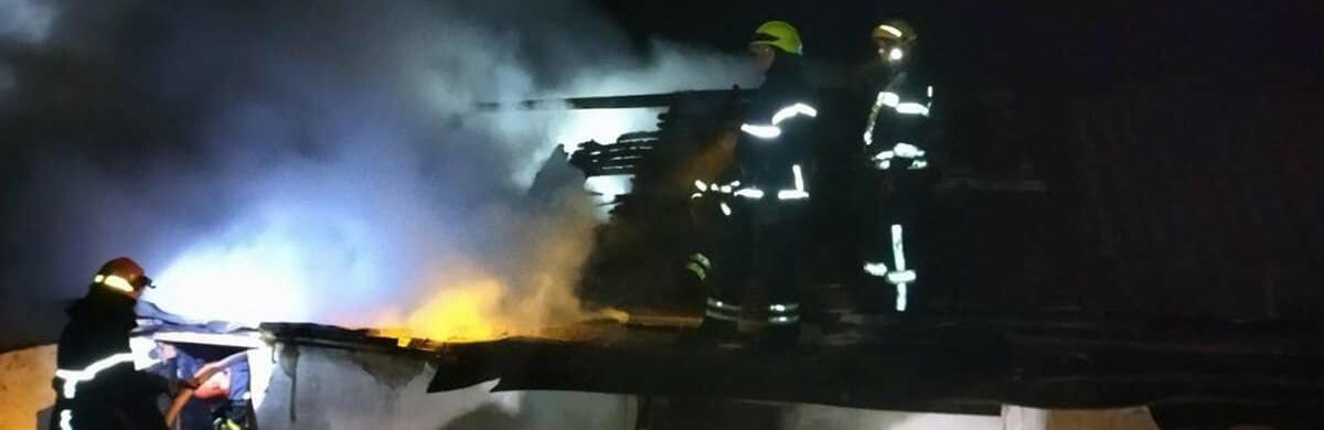 У Кривому Розі під час гасіння пожежі в господарчих спорудах виявили обгоріле тіло невідомої особи