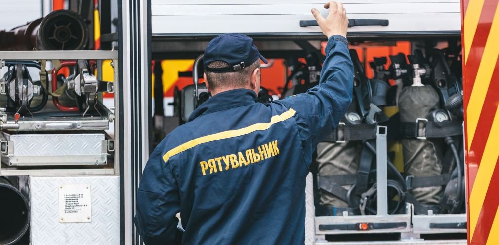 У новорічну ніч на добове чергування стануть 600 рятувальників, - ФОТО 