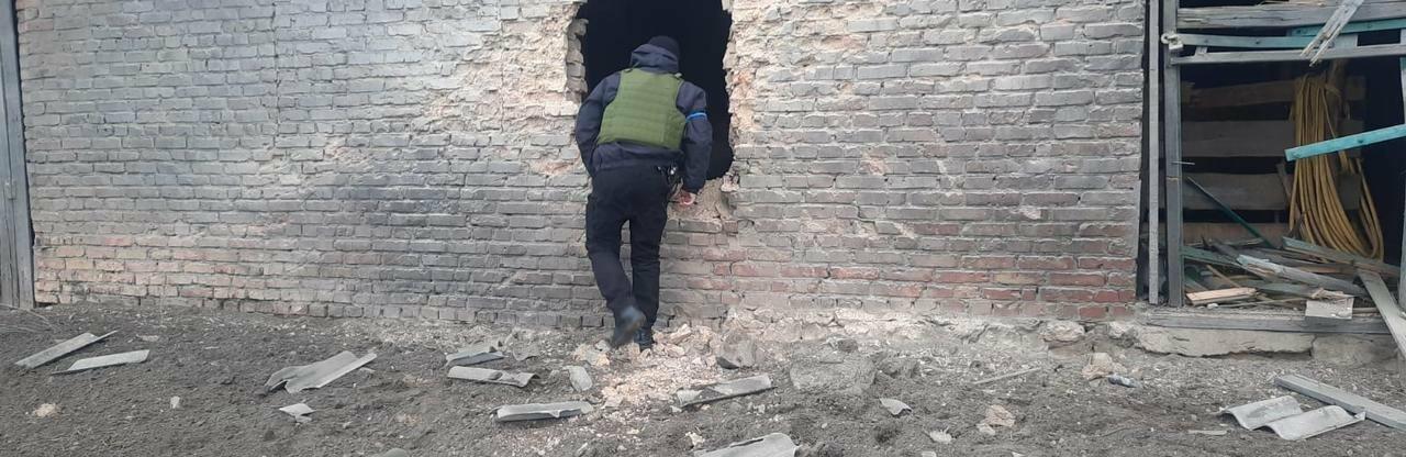Під ворожий обстріл потрапили три громади Дніпропетровщини - поліцейські працюють на місцях влучань, - ФОТО