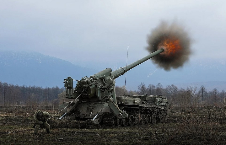 Сьогодні вдень загарбники знову вдарили з важкої артилерії по Марганецькій громаді