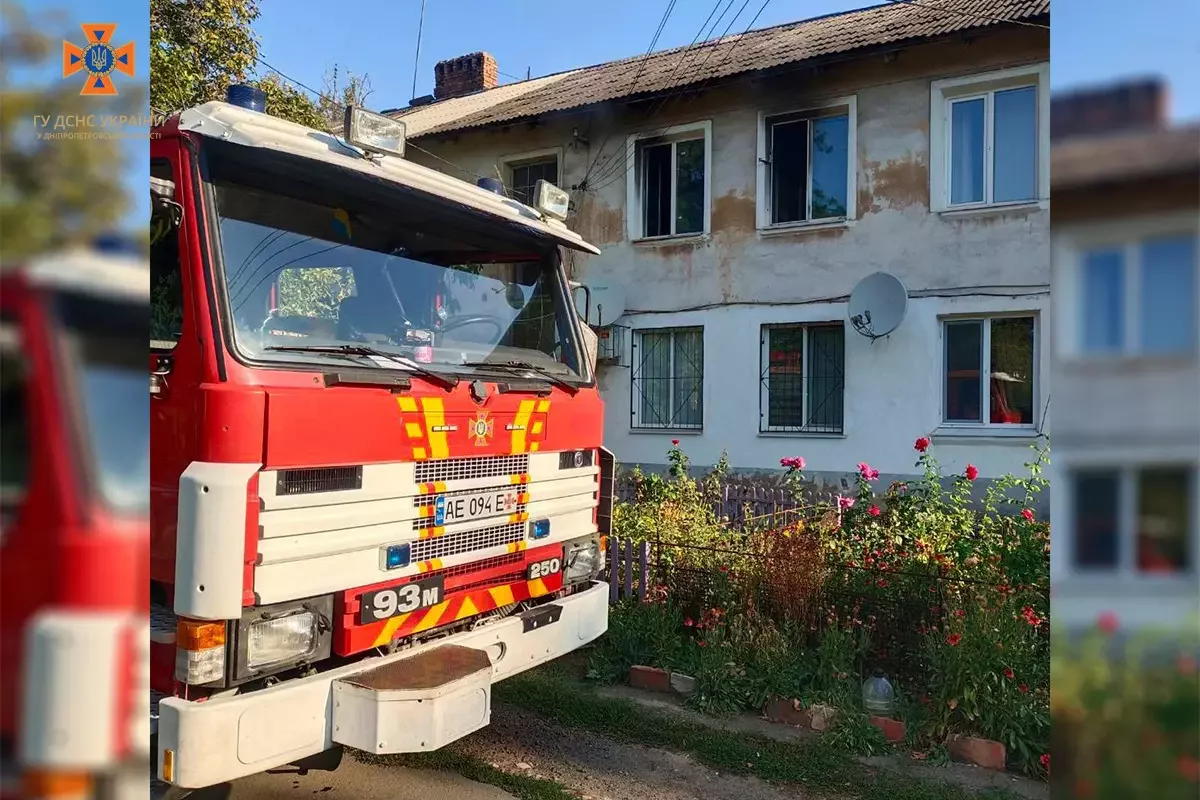 Під час пожежі у багатоквартирному будинку криворізькі надзвичайники врятували жінку, - ФОТО