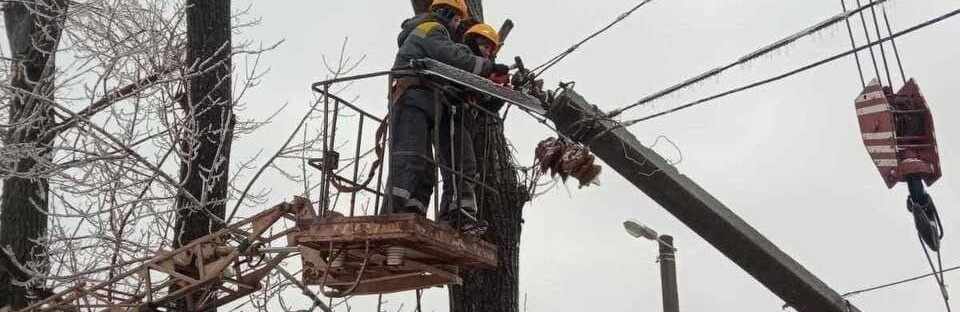 На Криворіжжі продовжують усувати наслідки негоди, - ФОТО