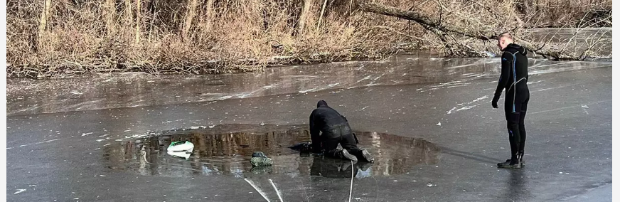 У Дніпрі водолази-рятувальники дістали з-під криги тіло загиблого чоловіка
