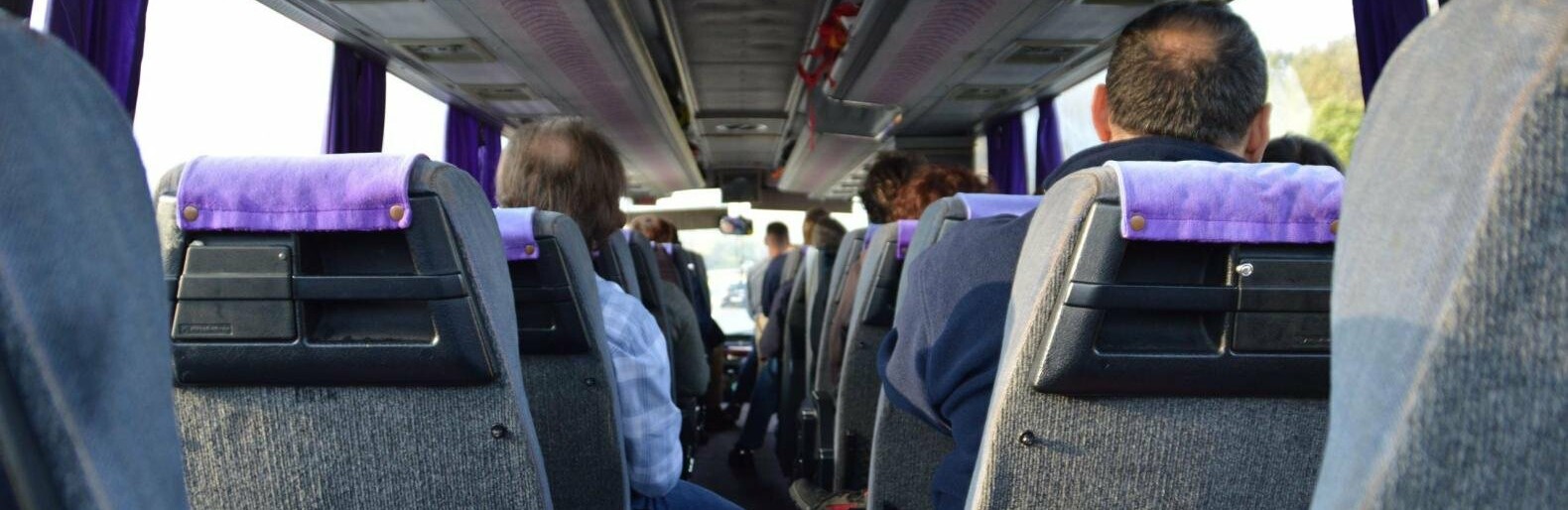 У Кривому Розі судили двох чоловіків, які під час війни пропонували неіснуючі пасажирські перевезення