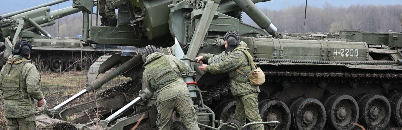 У Зеленодольській громаді окупанти обстріляли зі ствольної артилерії тракторну бригаду