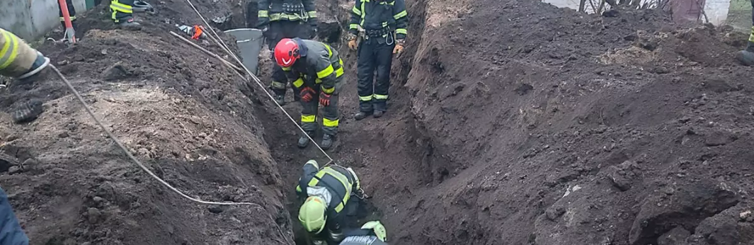 У Павлограді рятувальники визволили тіло людини з-під завалу, - ФОТО 