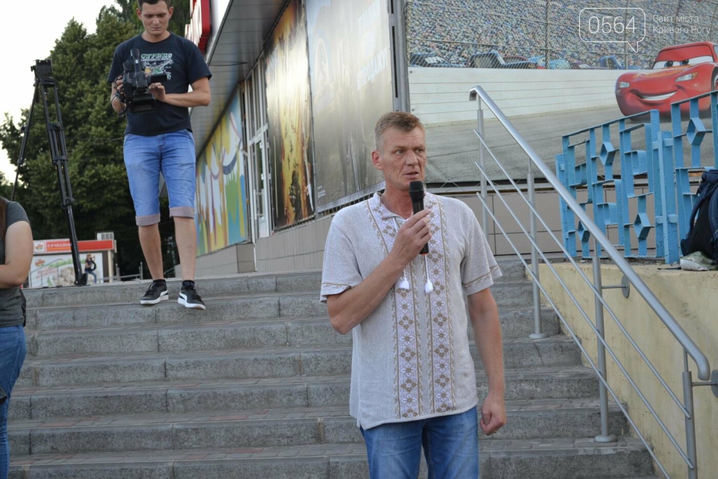 "Пусть поклон в сердце своем принесут Героям", - криворожан..., фото-7 "Пусть поклон в сердце своем принесут Героям", - криворожане у Стелы Героев вспоминали погибших и говорили о судьбе страны, - ФОТО, фото-7