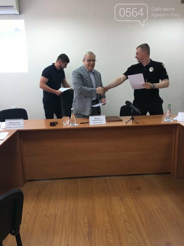 Власти Кривого Рога потребовали от правоохранителей и госк..., фото-3 Власти Кривого Рога потребовали от правоохранителей и госконтроля ликвидировать незаконную торговлю алкоголем и табачными изделиями в горо..., фото-3