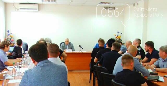 Власти Кривого Рога потребовали от правоохранителей и госк..., фото-2 Власти Кривого Рога потребовали от правоохранителей и госконтроля ликвидировать незаконную торговлю алкоголем и табачными изделиями в горо..., фото-2