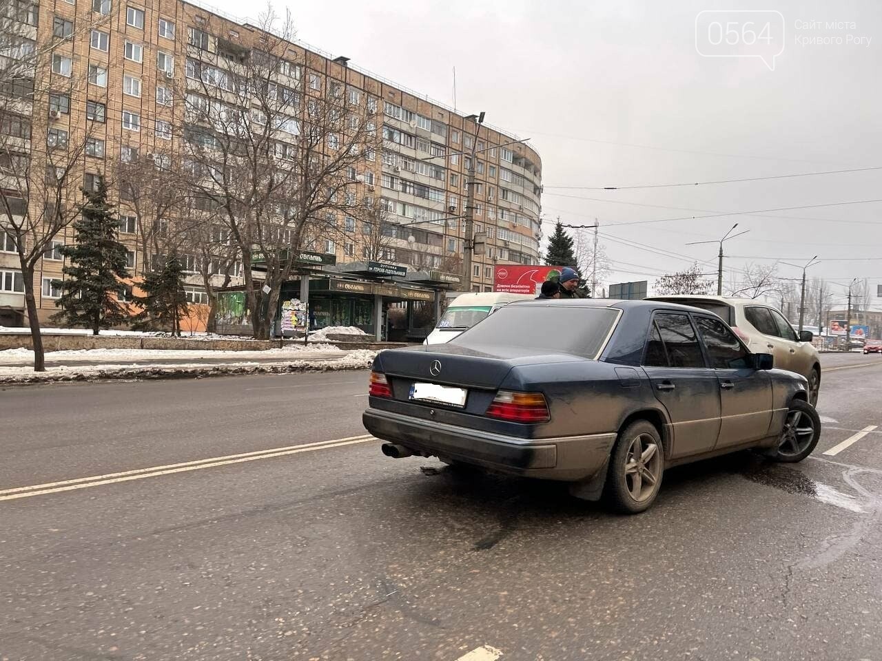 В Кривом Роге Mercedes врезался в Nissan, - ФОТО , фото-5