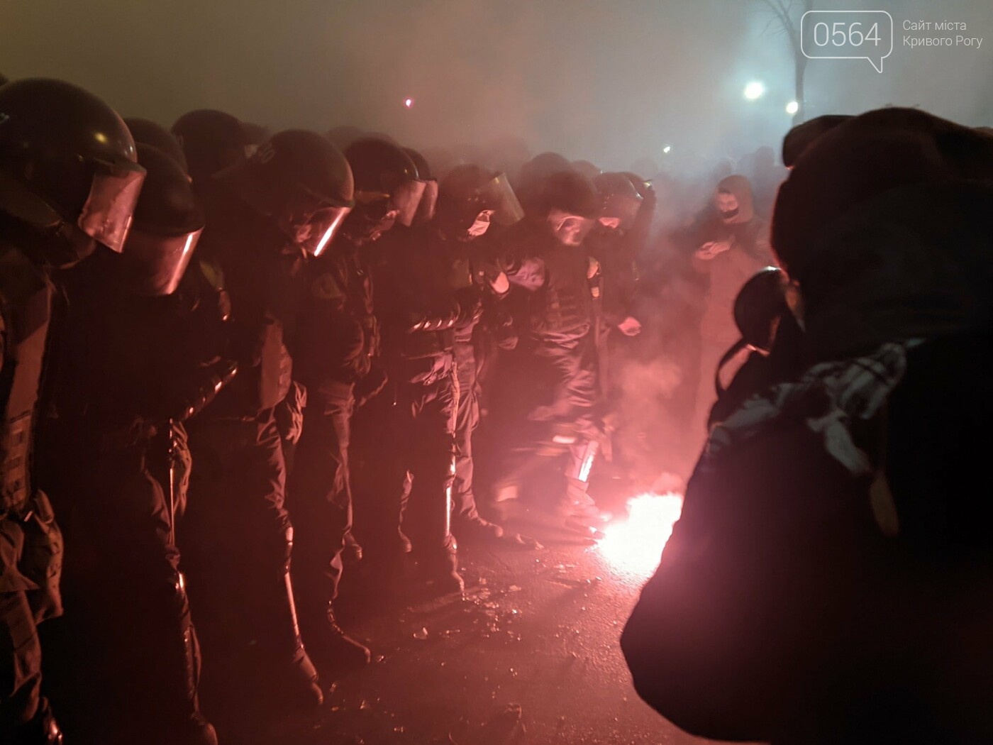 "Криворожского фотографа упаковали в автозак", -  участник протеста против приговора Стерненко, - ФОТО, ВИДЕО, фото-3