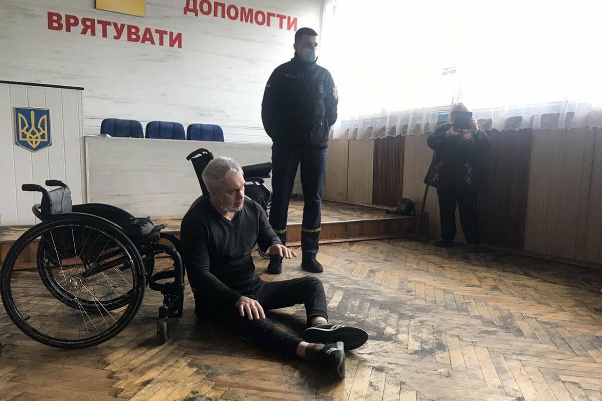 В Кривом Роге спасателей обучали оказывать помощь людям с инвалидностью - ФОТО, фото-1