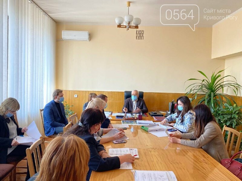 Экс-мэр Кривого Рога проводит заседание бюджетной комиссии горсовета, - ФОТО, фото-5