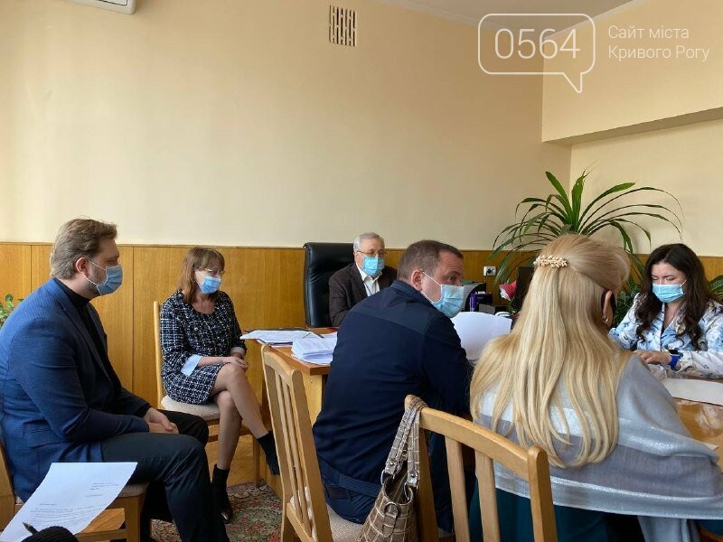 Экс-мэр Кривого Рога проводит заседание бюджетной комиссии горсовета, - ФОТО, фото-7