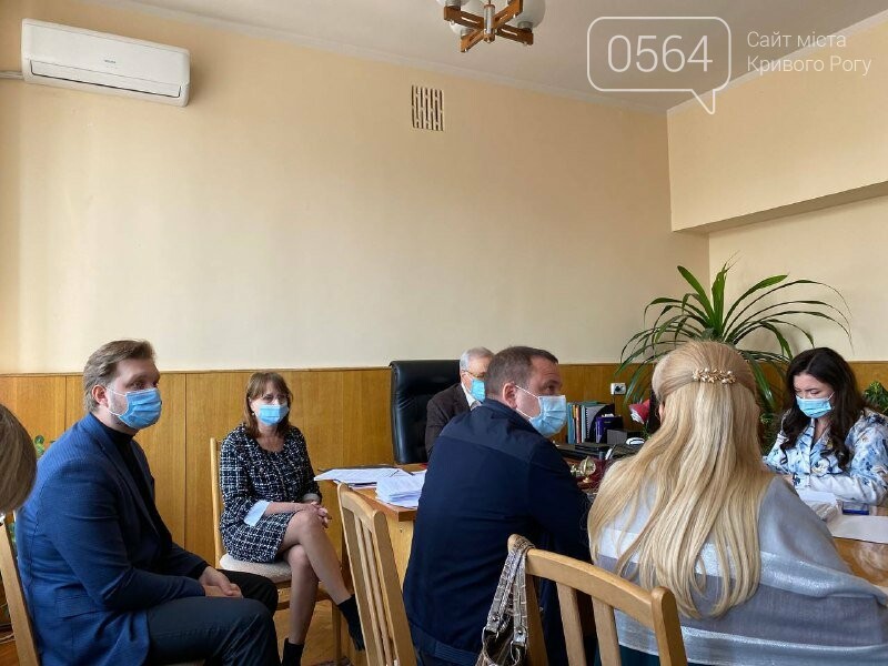 Экс-мэр Кривого Рога проводит заседание бюджетной комиссии горсовета, - ФОТО, фото-8