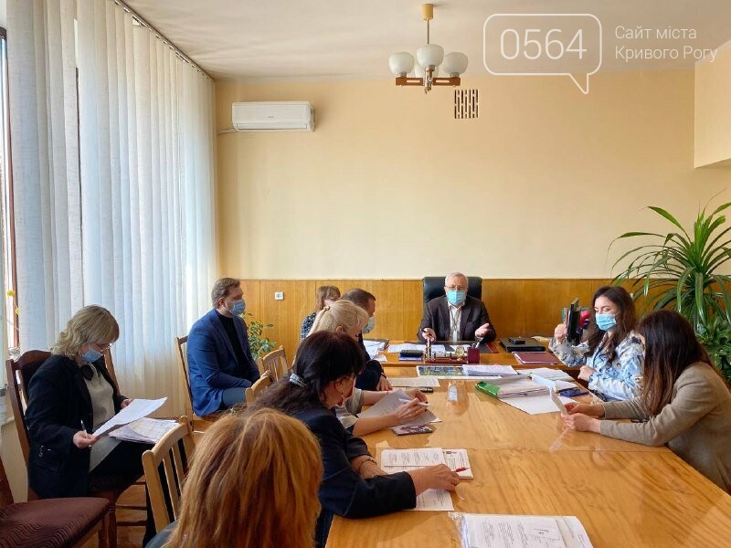 Экс-мэр Кривого Рога проводит заседание бюджетной комиссии горсовета, - ФОТО, фото-1