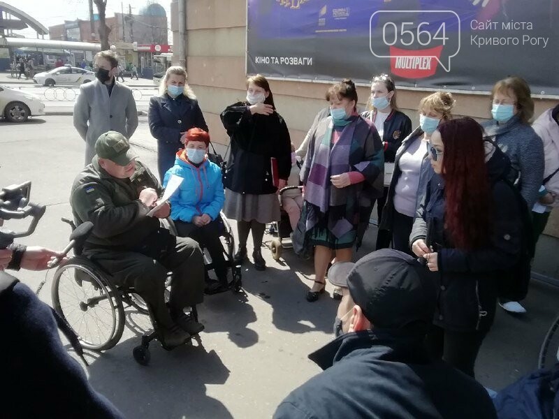 Криворожане с инвалидностью протестировали подъёмники и переход на улице Лермонтова, - ФОТО, ВИДЕО, фото-5