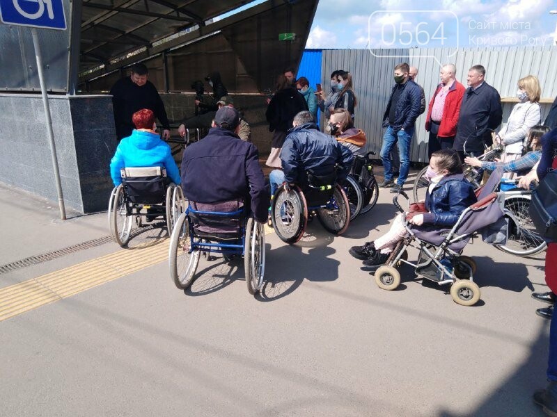 Криворожане с инвалидностью протестировали подъёмники и переход на улице Лермонтова, - ФОТО, ВИДЕО, фото-9
