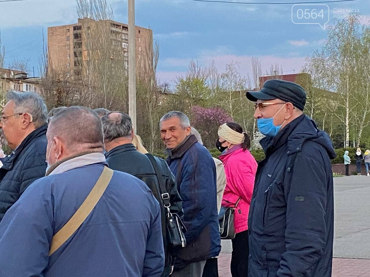 По случаю 35-й годовщины аварии на ЧАЭС в Кривом Роге прошла акция «Зажги свечу», - ФОТО, ВИДЕО, фото-11