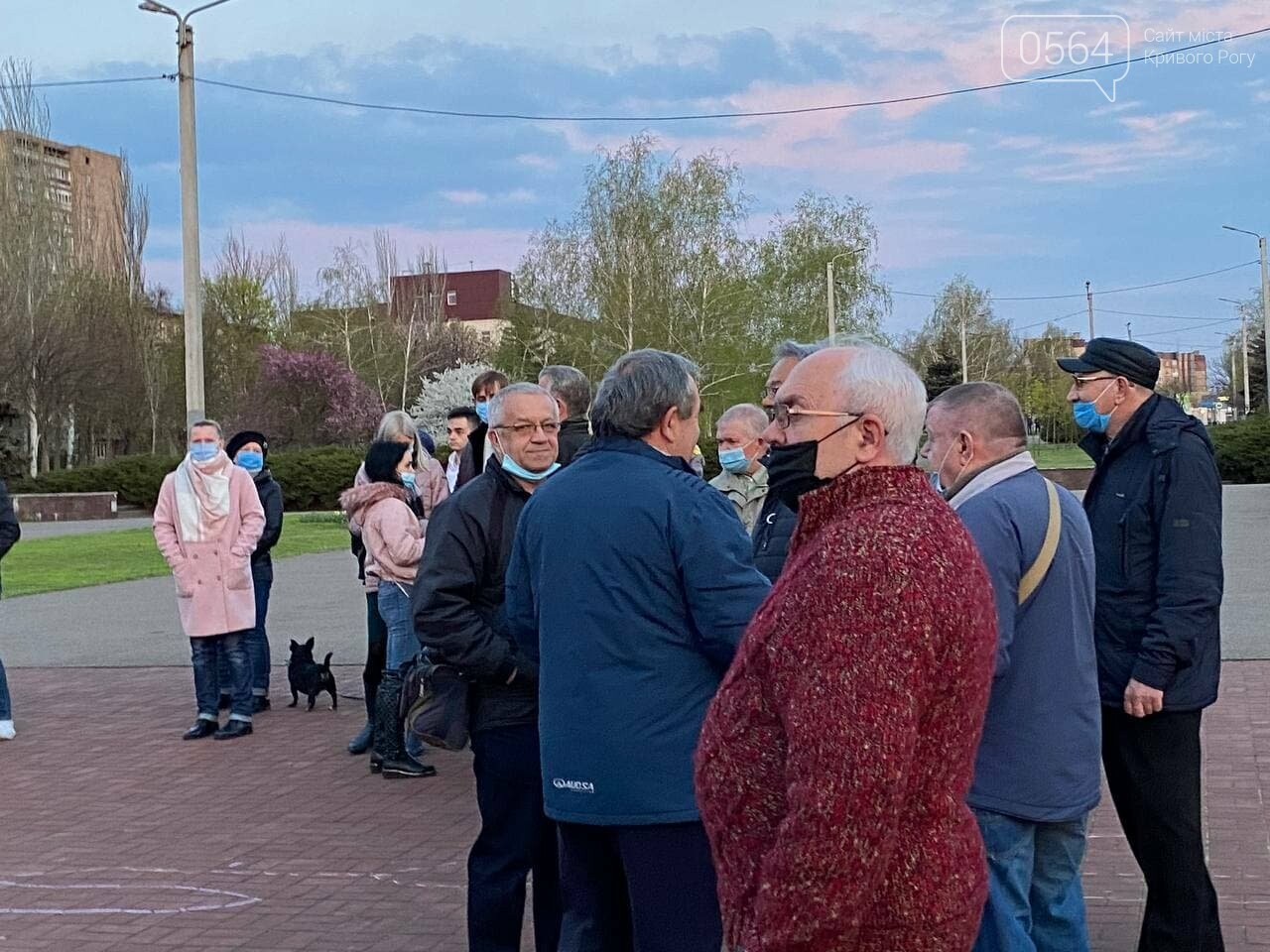 По случаю 35-й годовщины аварии на ЧАЭС в Кривом Роге прошла акция «Зажги свечу», - ФОТО, ВИДЕО, фото-4