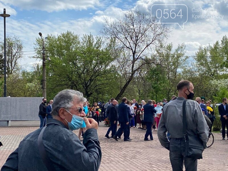 В Кривом Роге проходят торжества посвященные Дню памяти и примирения а также 76-й годовщине победы над нацизмом, - ФОТО, ВИДЕО, фото-10