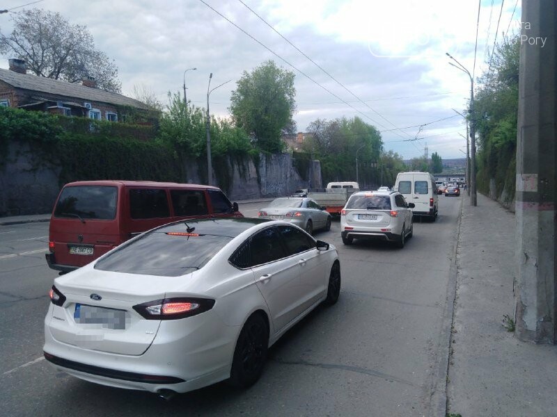 "Проклятое место": в результате ДТП на Мудреной создался затор, произошло несколько ДТП и сломался троллейбус - ФОТО, фото-1