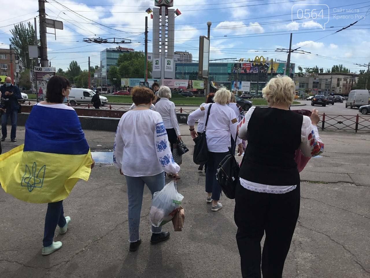Криворожане в вышиванках пройдут по центральному проспекту города и исполнят народную песню, - ФОТО, ВИДЕО, фото-7
