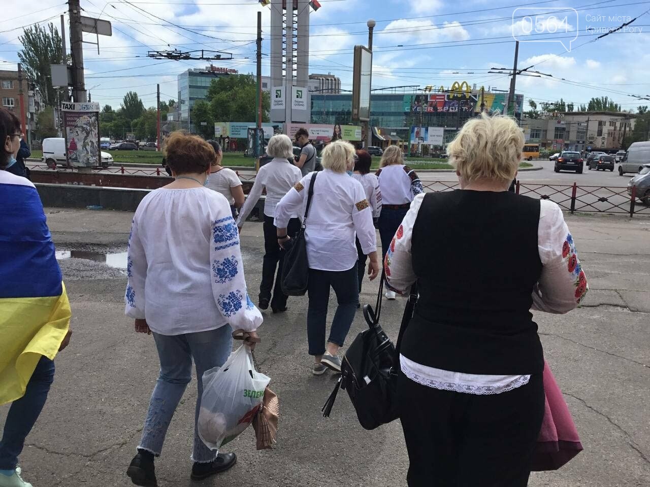 Криворожане в вышиванках пройдут по центральному проспекту города и исполнят народную песню, - ФОТО, ВИДЕО, фото-6