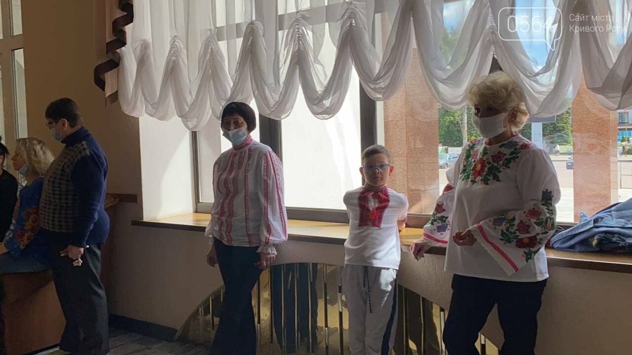 Криворожане создавали "Вышиванку Покровского района", - ФОТО, ВИДЕО , фото-4