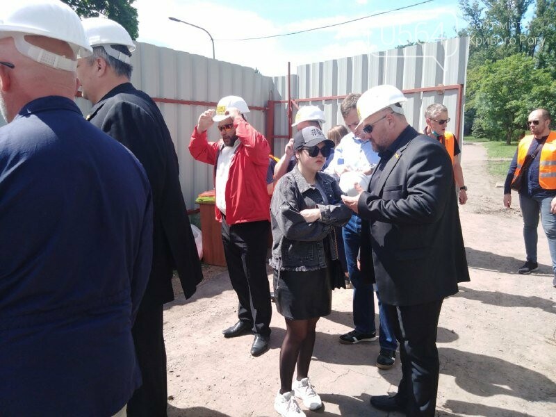 Возле будущего 72-метрового флагштока в Кривом Роге побывали нардепы и руководители области, - ФОТО, ВИДЕО, фото-6