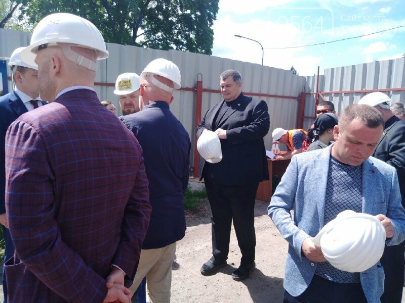 Возле будущего 72-метрового флагштока в Кривом Роге побывали нардепы и руководители области, - ФОТО, ВИДЕО, фото-3