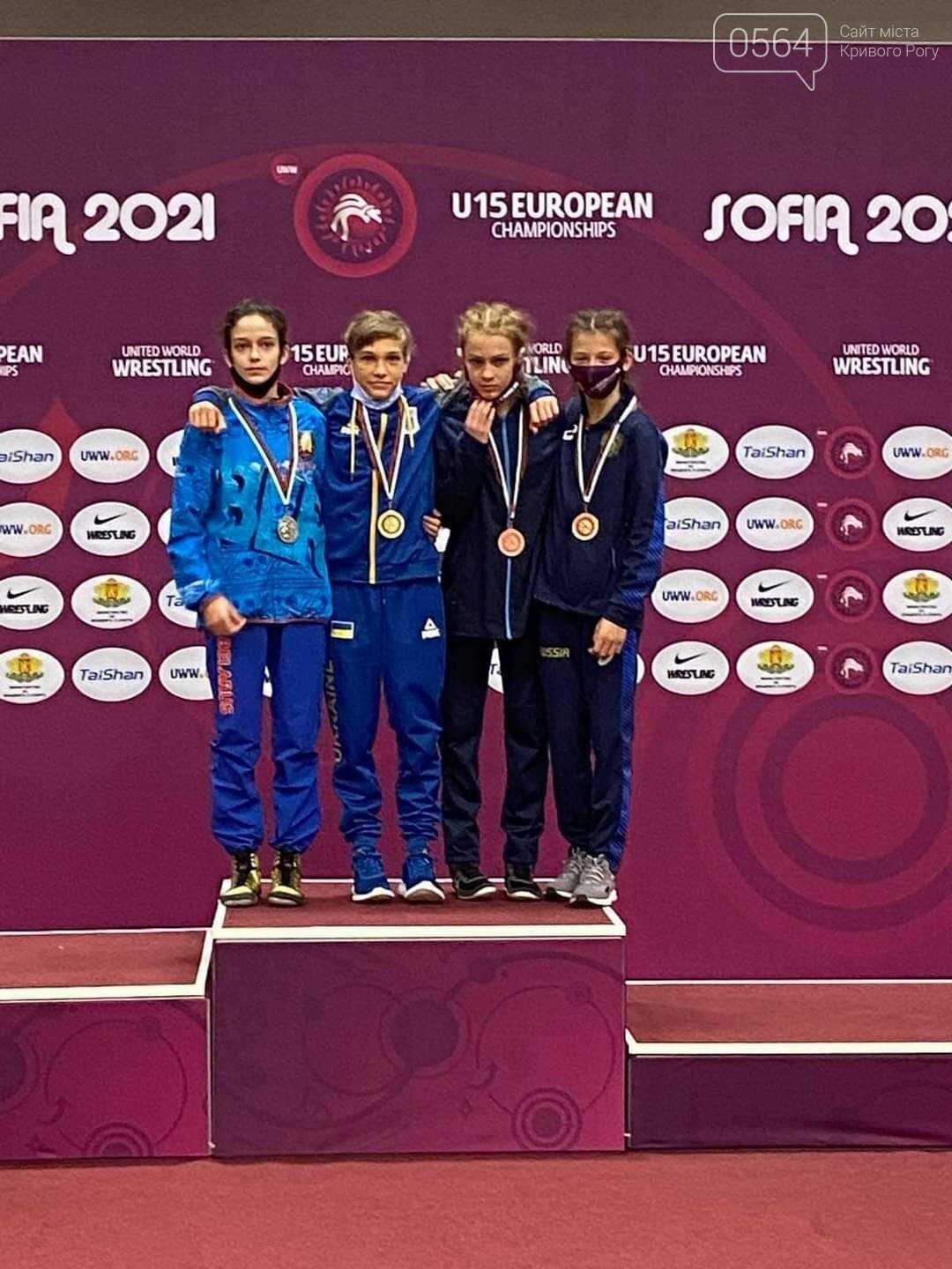 Юная криворожская спортсменка завоевала "золото" на чемпионате Европы по вольной борьбе, - ФОТО , фото-4
