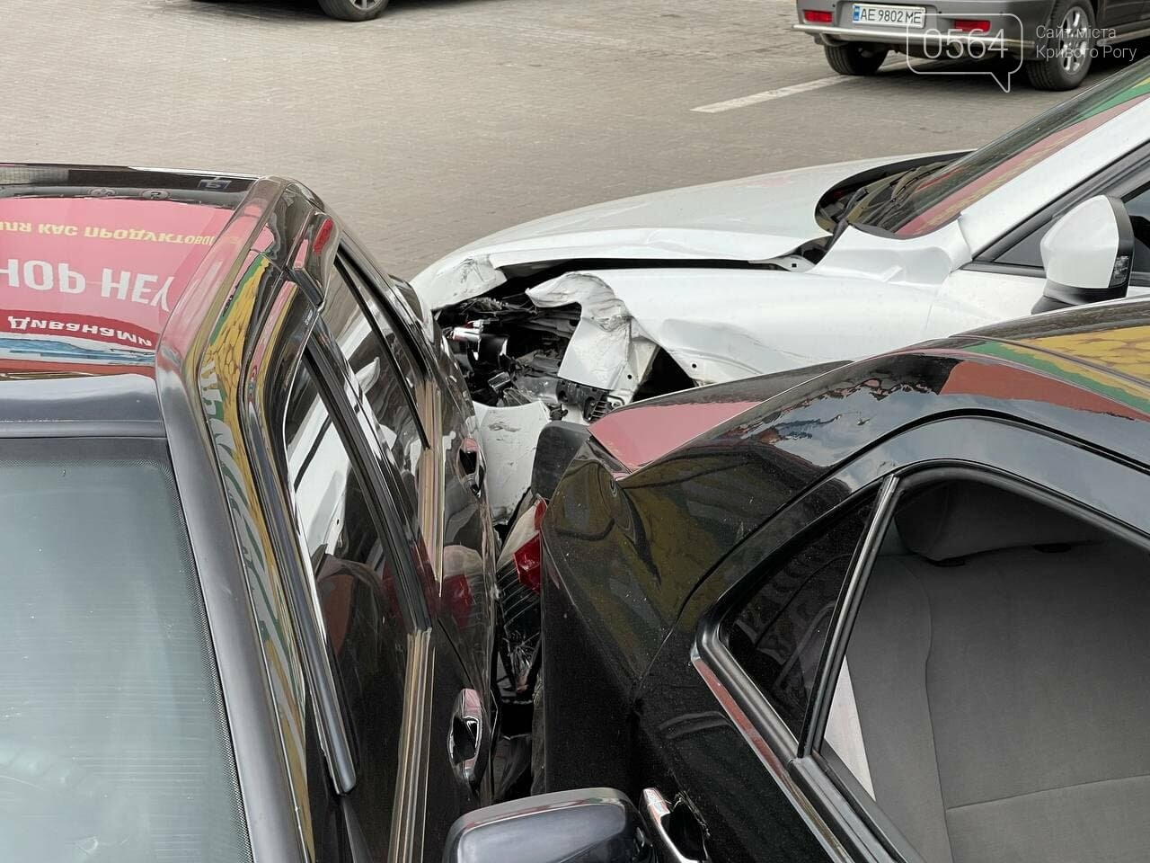 На парковке в Кривом Роге столкнулись "Mazda" и "Chery", - ФОТО , фото-6