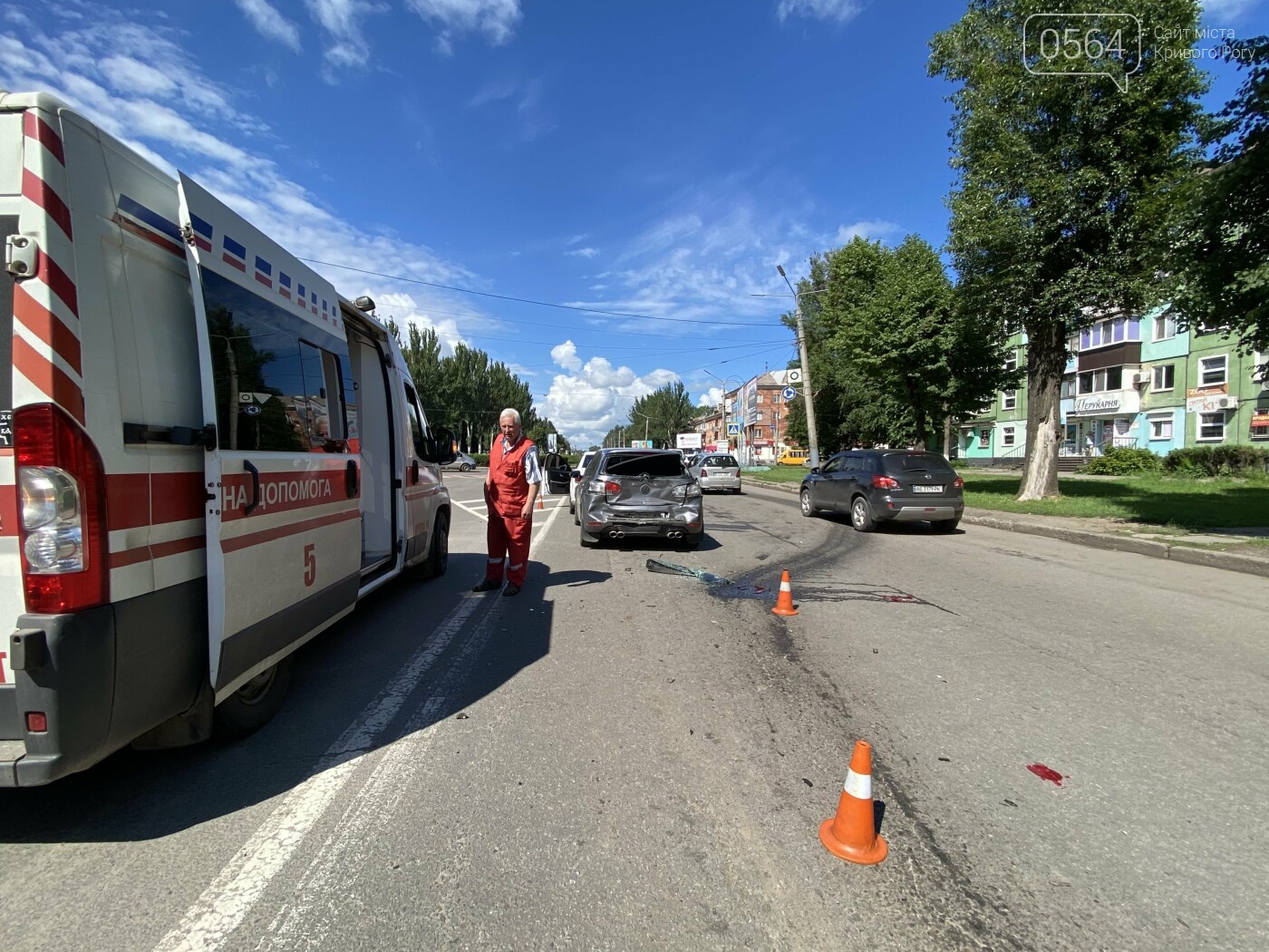 Пьяный криворожанин, совершивший 2 ДТП, угрожал и бросался на полицейских, - ФОТО, фото-1