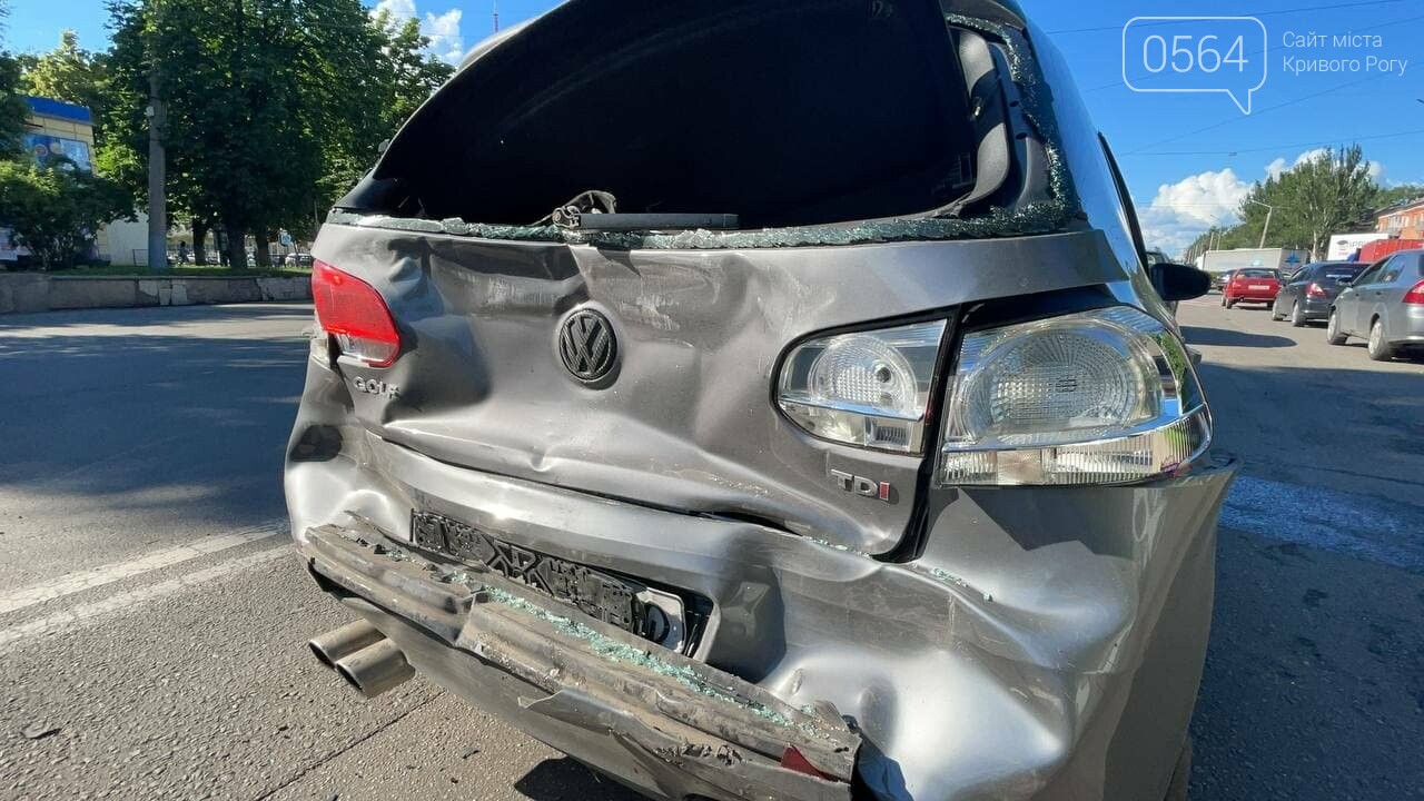 Криворожанин на машине, которая числится в угоне, попал в 2 ДТП и пытался скрыться, - ФОТО, фото-14