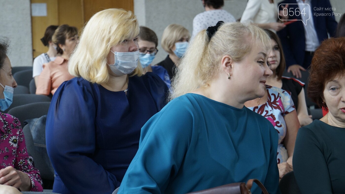 В Кривом Роге по случаю Дня медработника вручили грамоты и медали, - ФОТО, ВИДЕО , фото-9
